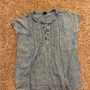 Women’s J Jill light uDenim Blue pin tuck accent cap sleeve top